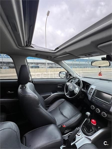 Usado Mitsubishi Outlander Motion 177 CV (130 kW) 2012 Gris / plata SUV