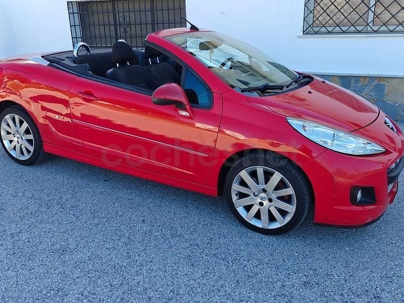 Usado Peugeot 207 CC Sport 110 CV (80 kW) 2009 Rojo Descapotable