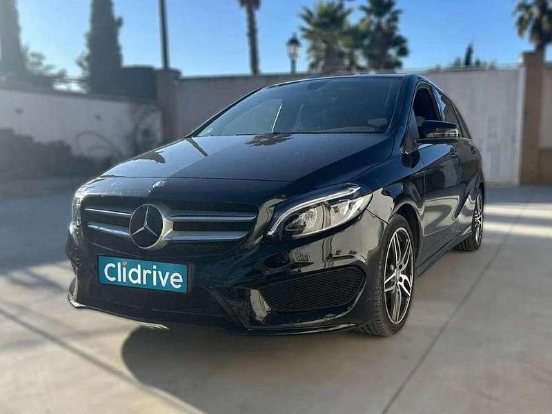 Usado Mercedes B200 AMG line 136 CV (100 kW) 2016 Negro Monovolumen