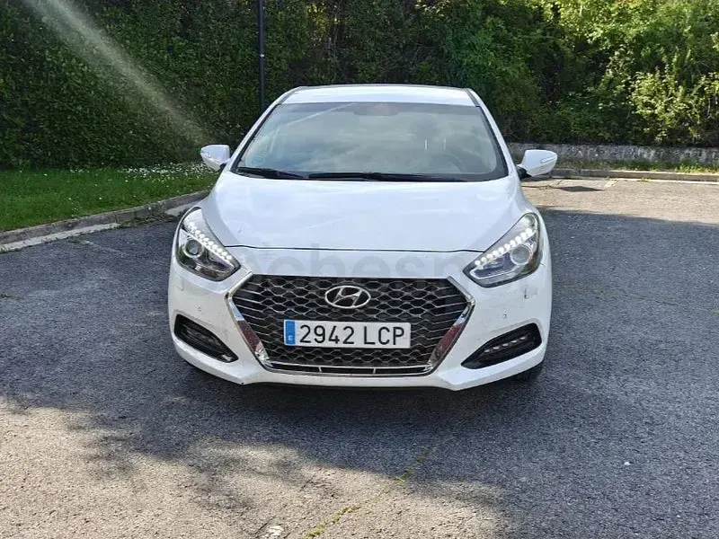 Usado Hyundai i40 115 CV (84 kW) 2019 Blanco Familiar