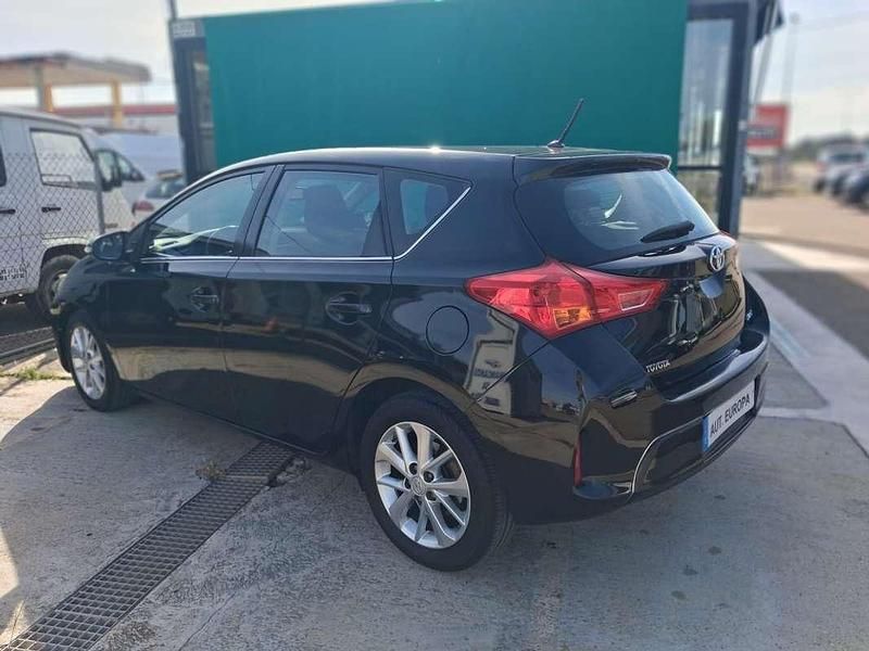 Usado Toyota Auris 124 CV (91 kW) 2015 Negro Utilitario