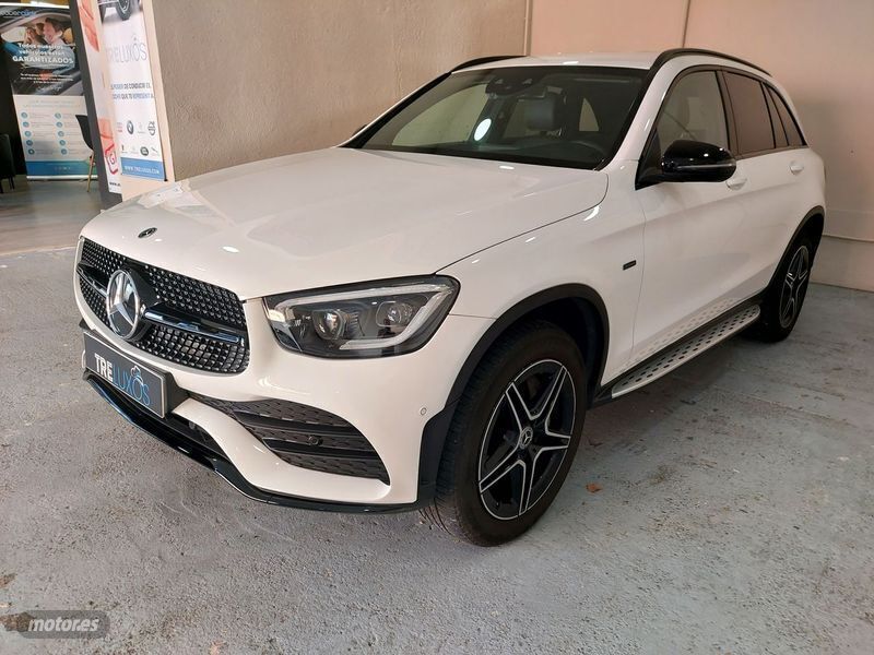 Blanco Usado 2020 Mercedes GLC300e AMG SUV | 43.200 € (Un poco caro) - Imagen 1/4