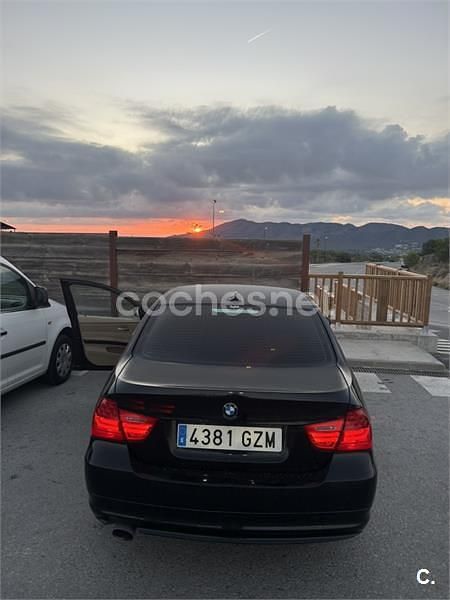 Usado BMW 318 143 CV (105 kW) 2010 Negro Berlina