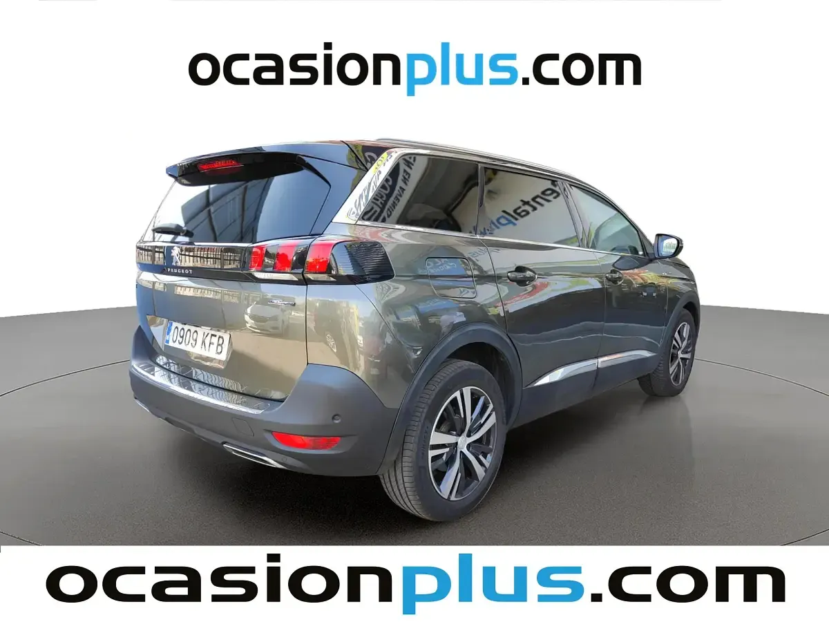 Usado Peugeot 5008 GT-line 165 CV (121 kW) 2017 Verde SUV