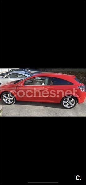 Usado Opel Astra GTC Sport 125 CV (91 kW) 2005 Rojo Berlina