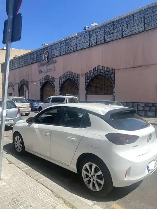 Usado Opel Corsa Edition 102 CV (75 kW) 2021 Blanco Utilitario