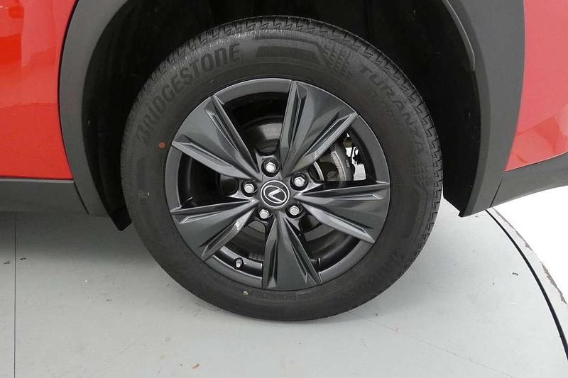 Usado Lexus UX 250h Business Edition 184 CV (135 kW) 2022 Rojo sólido SUV