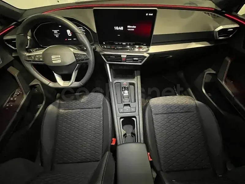 Usado Seat Leon FR 204 CV (150 kW) 2025 Blanco Utilitario