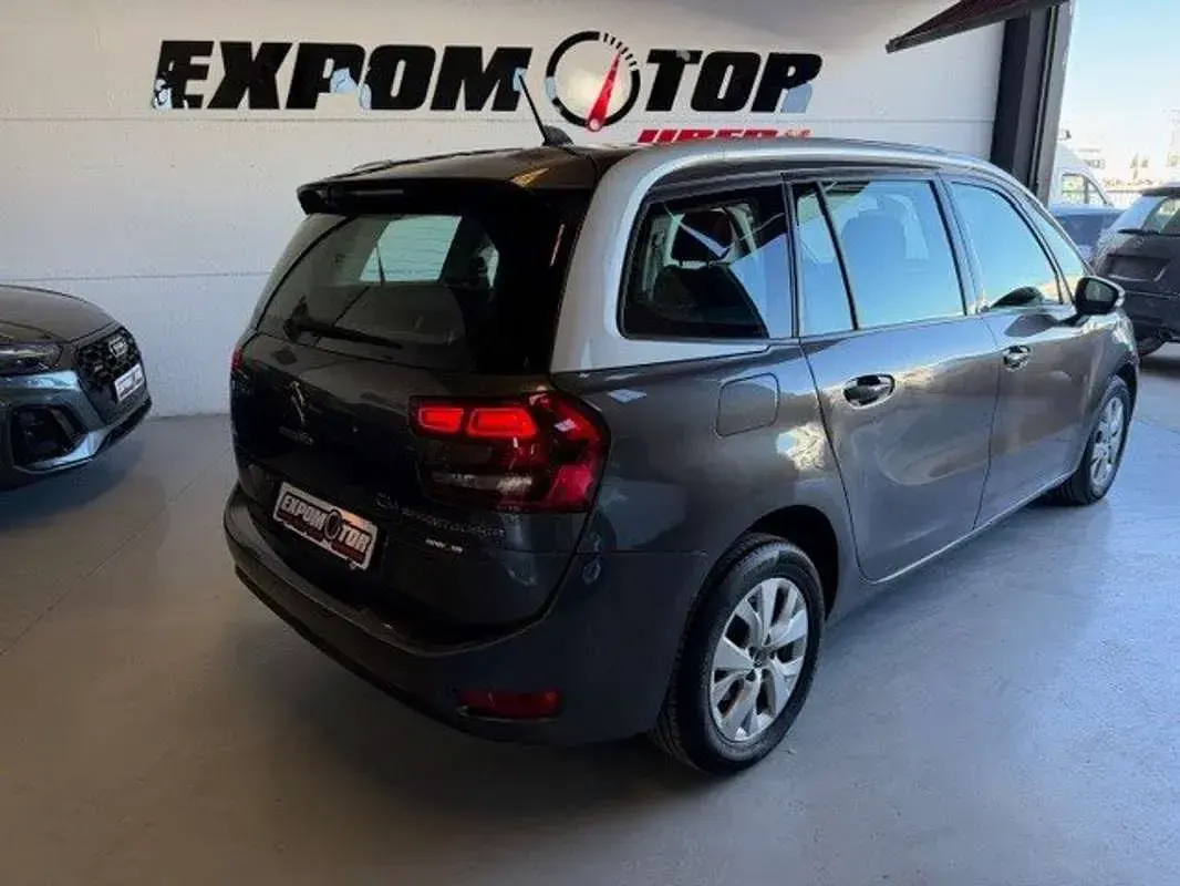 Usado Citroën Spacetourer Feel 129 CV (94 kW) 2020 Gris Monovolumen