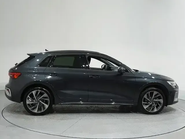 Nuevo Audi A3 Advanced Plus 204 CV (150 kW) 2025 Gris / plata Berlina