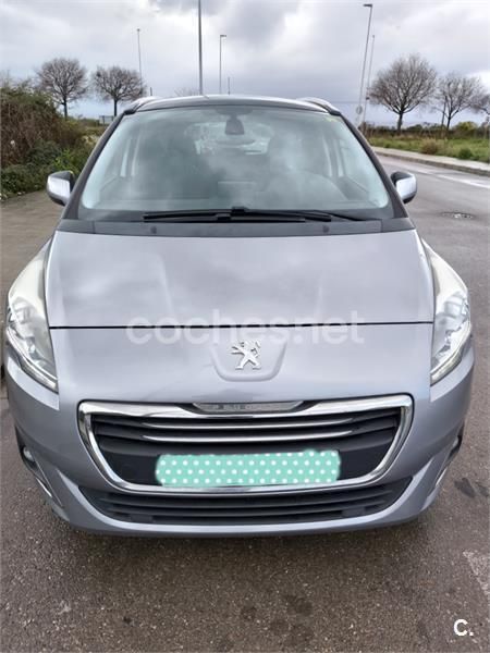 Gris / plata Usado 2015 Peugeot 5008 Allure Monovolumen | 7900 € (Buen precio) - Imagen 1/4