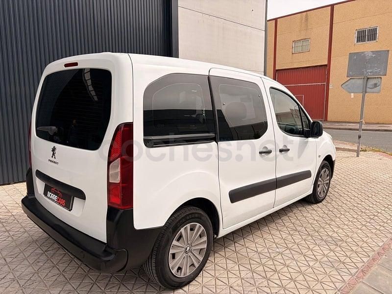 Usado Peugeot Partner Tepee Active 92 CV (67 kW) 2014 Blanco Monovolumen