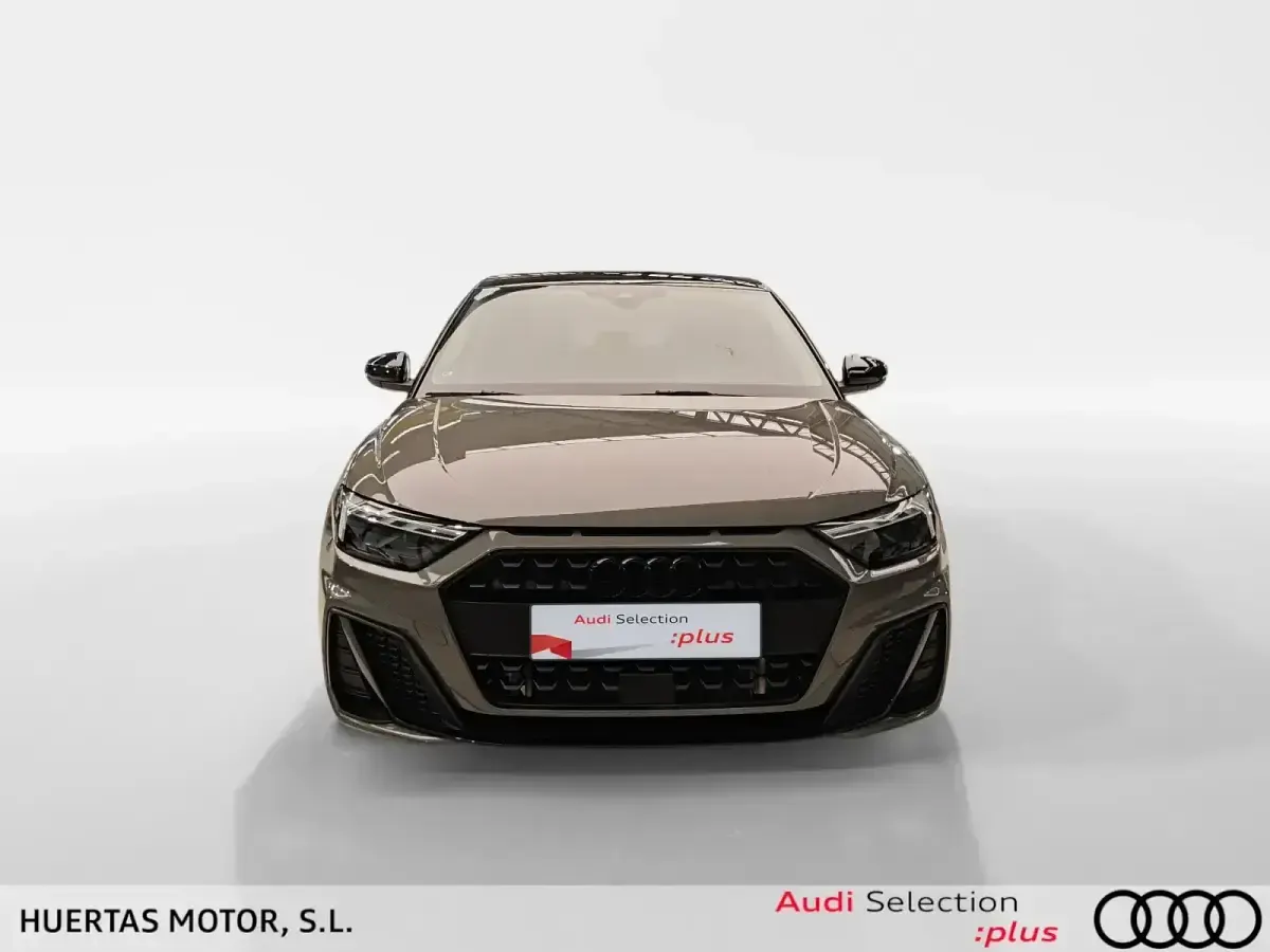 Usado Audi A1 Sportback 116 CV (85 kW) 2025 Gris Utilitario