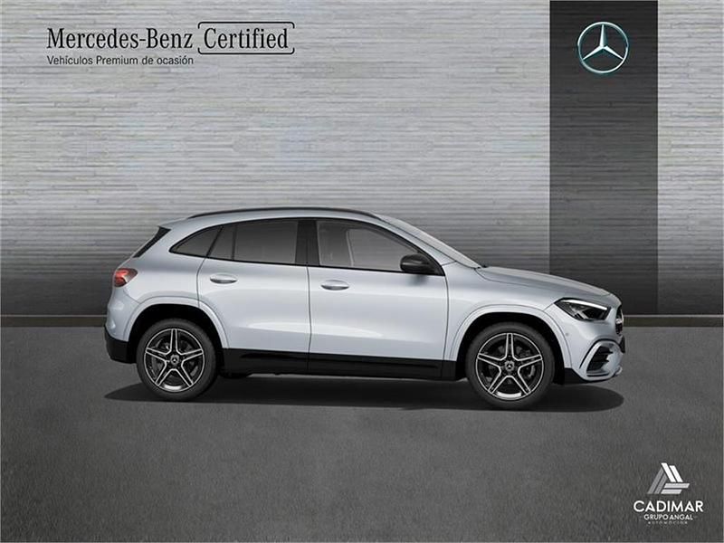 Nuevo Mercedes GLA200 AMG line 150 CV (110 kW) 2025 Plata hightech SUV