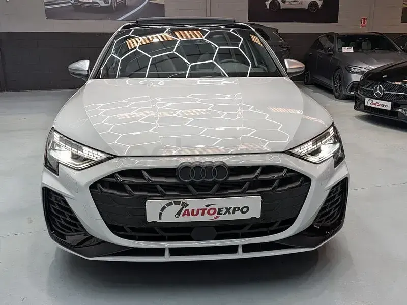 Usado Audi A3 Comfort 333 CV (244 kW) 2025 Blanco Berlina