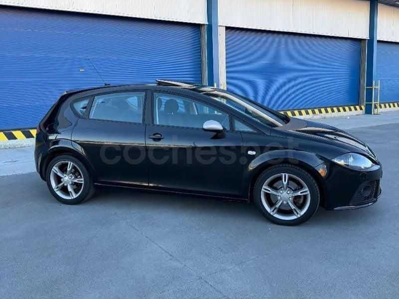 Usado Seat Leon FR 170 CV (125 kW) 2007 Negro Utilitario