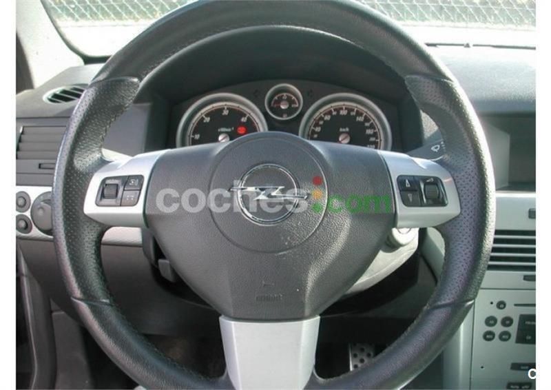 Usado Opel Astra GTC Sport 150 CV (110 kW) 2006 Rojo Berlina