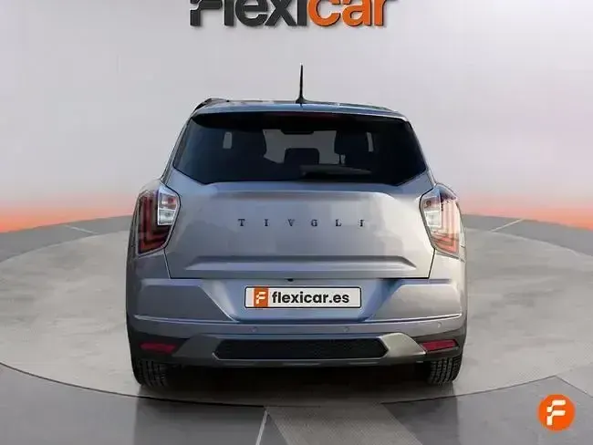 Usado SsangYong Tivoli 149 CV (109 kW) 2025 Gris / plata SUV
