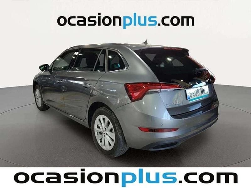Usado Skoda Scala Ambition 95 CV (69 kW) 2023 Gris Utilitario