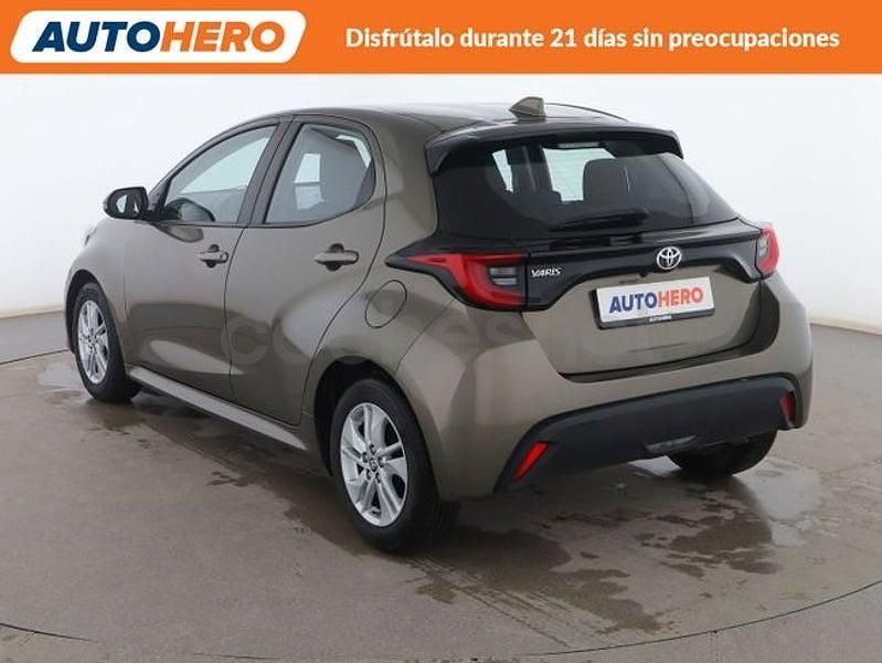 Usado Toyota Yaris Edition 125 CV (91 kW) 2022 Verde Berlina