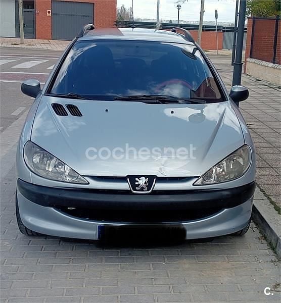 Usado Peugeot 206 Quiksilver 90 CV (66 kW) 2004 Gris / plata Familiar