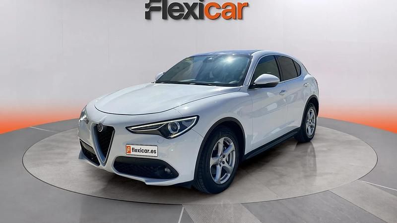 Usado Alfa Romeo Stelvio 180 CV (132 kW) 2018 Blanco SUV