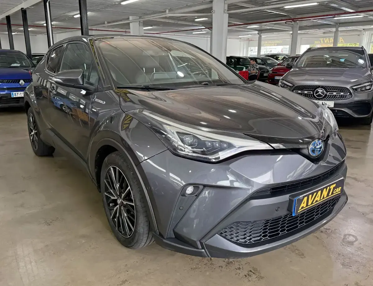 Usado Toyota C-HR Advance 122 CV (89 kW) 2020 Gris SUV
