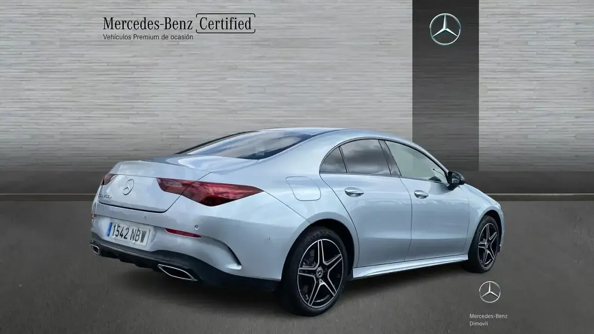 Usado Mercedes CLA250e 218 CV (160 kW) 2025 Gris / plata Coupe