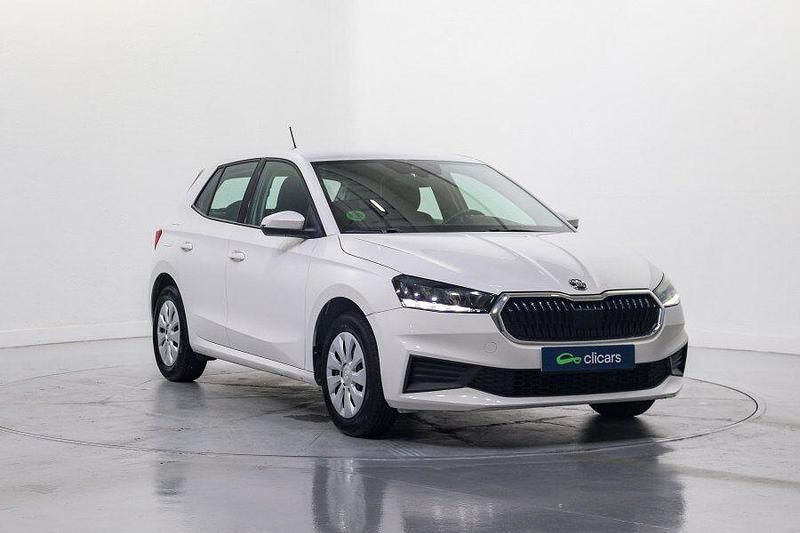 Usado Skoda Fabia Active 80 CV (58 kW) 2022 Blanco Utilitario