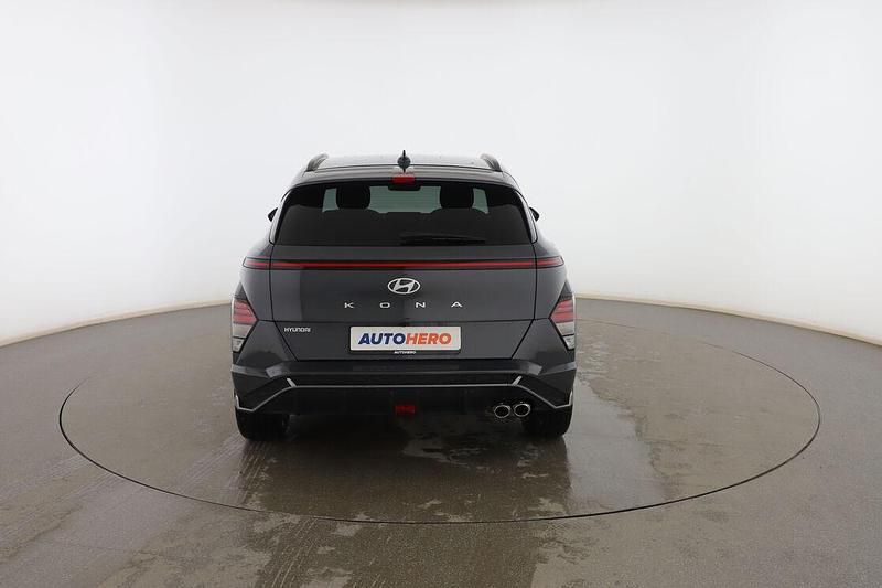 Usado Hyundai Kona N Line 120 CV (88 kW) 2024 Gris SUV