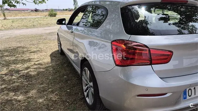 Usado BMW 118 150 CV (110 kW) 2016 Gris / plata Utilitario
