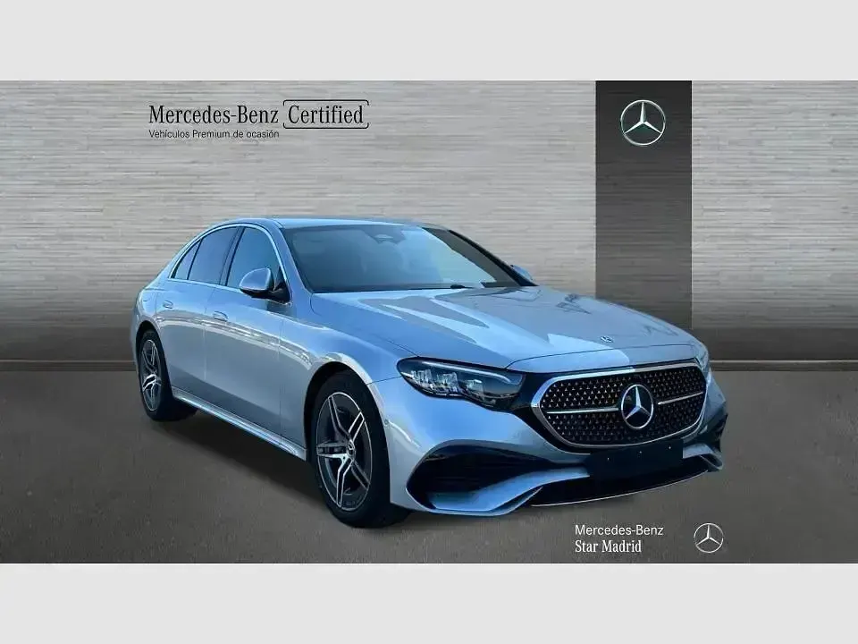 Usado Mercedes E220 197 CV (144 kW) 2024 Gris Berlina
