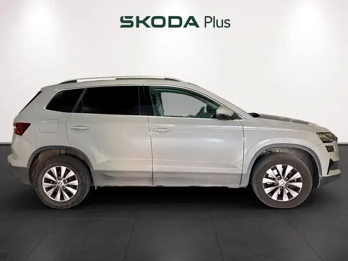 Usado Skoda Karoq Ambition 150 CV (110 kW) 2022 Gris SUV