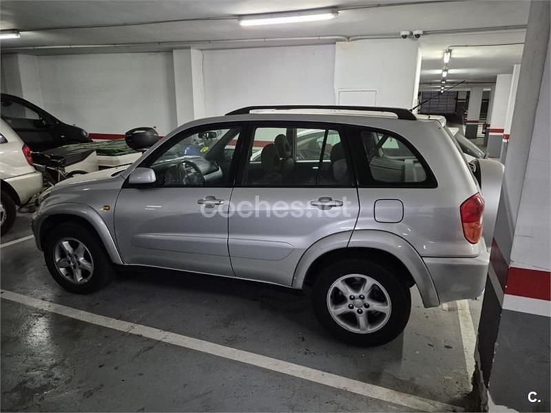 Usado Toyota RAV4 Sol 150 CV (110 kW) 2002 Gris / plata SUV