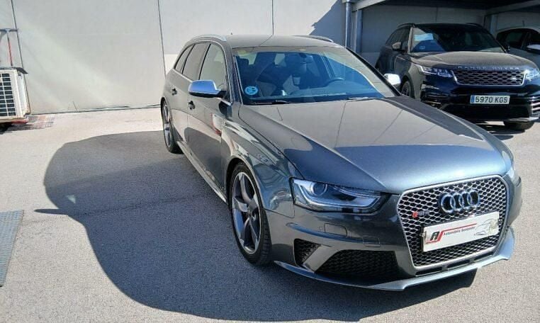 Usado Audi RS4 450 CV (330 kW) 2013 Blanco Familiar