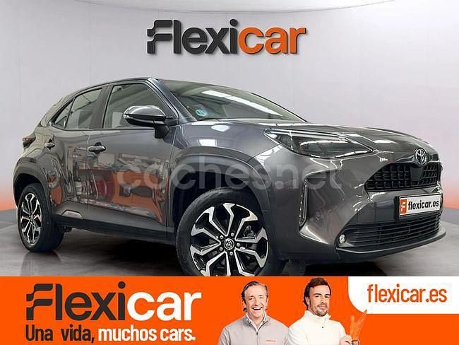 Gris / plata Usado 2024 Toyota Yaris Cross Active SUV | 23.990 € (Un poco caro) - Imagen 1/4
