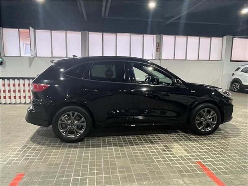 Usado Ford Kuga Titanium 120 CV (88 kW) 2022 Negro SUV