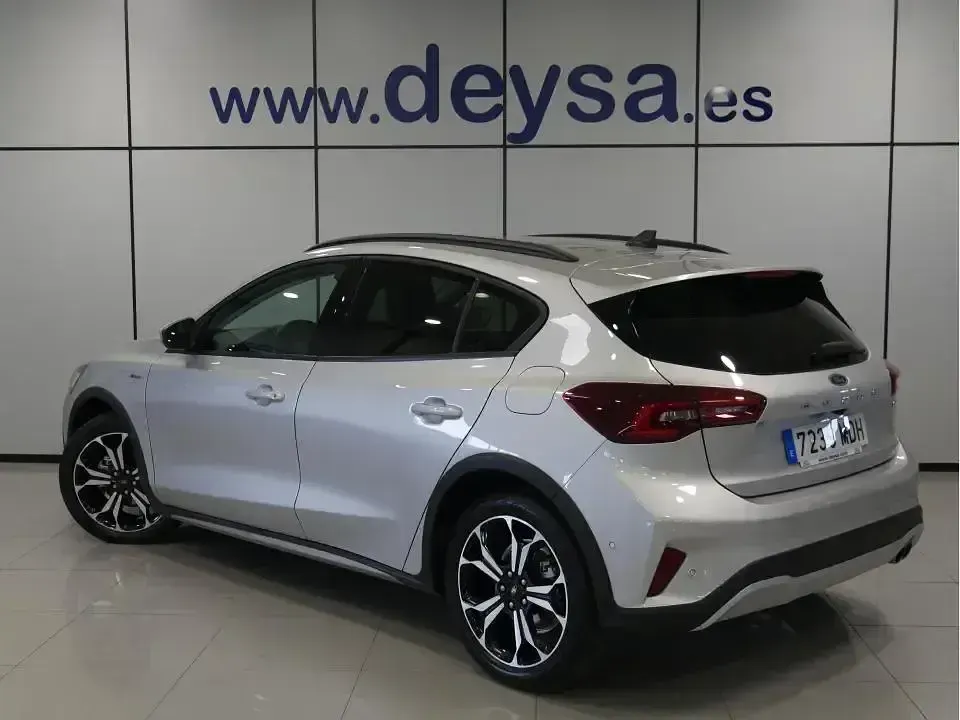 Usado Ford Focus Active 155 CV (114 kW) 2023 Gris Berlina