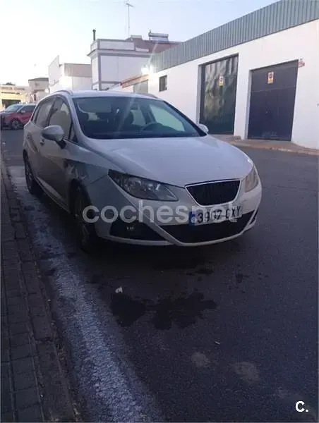 Usado Seat Ibiza ST Style 90 CV (66 kW) 2010 Blanco Familiar