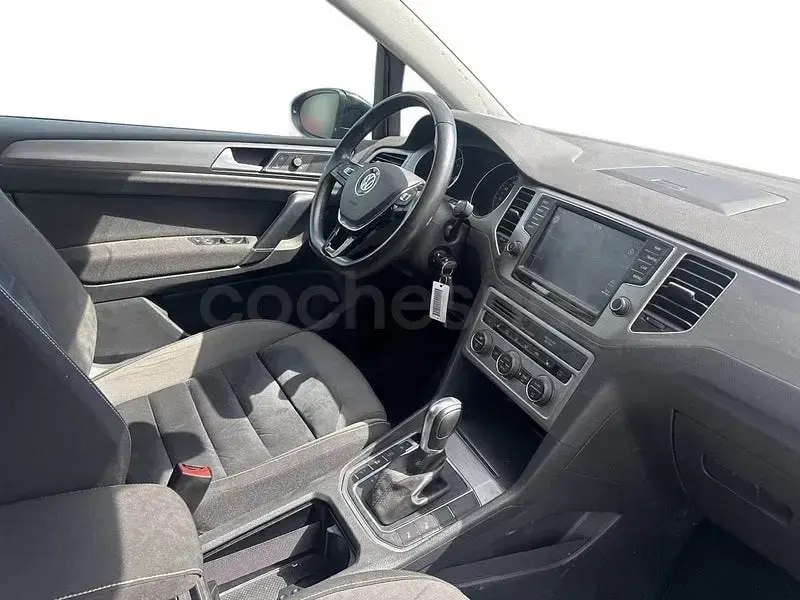 Usado VW Golf Sportsvan Sportline 150 CV (110 kW) 2017 Negro Monovolumen