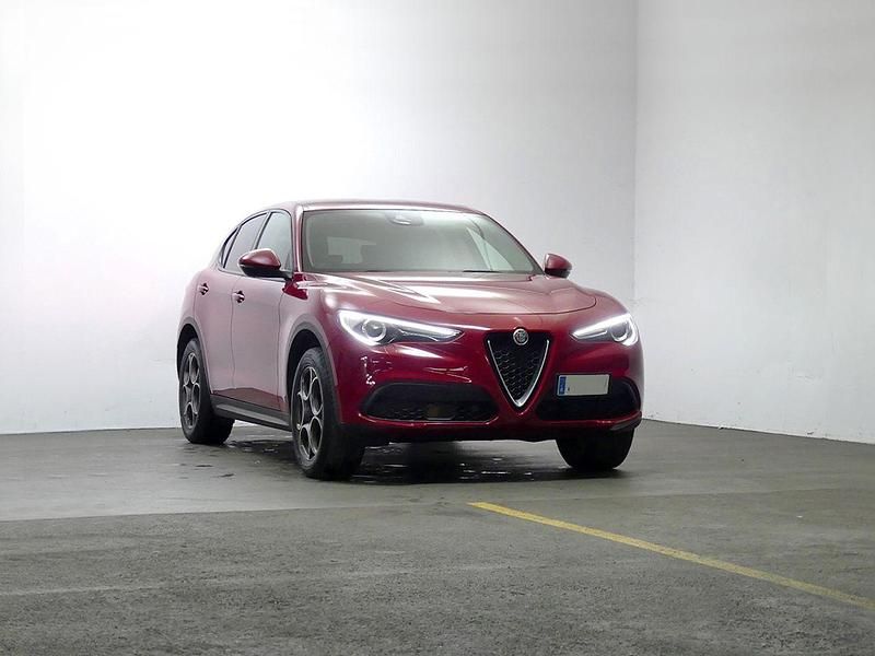 Usado Alfa Romeo Stelvio Sprint 200 CV (147 kW) 2020 Rojo SUV