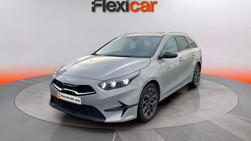 Usado Kia Ceed 100 CV (73 kW) 2025 Beige Utilitario