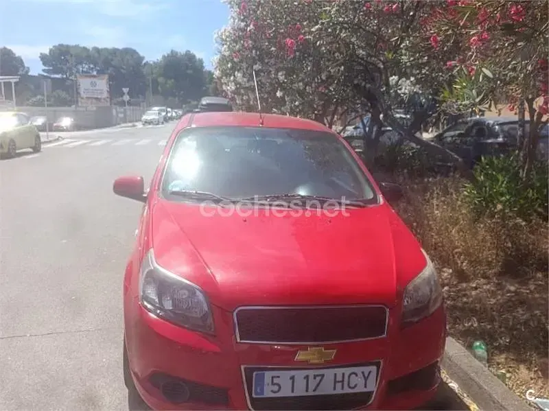 Usado Chevrolet Aveo LS 84 CV (61 kW) 2011 Rojo Berlina