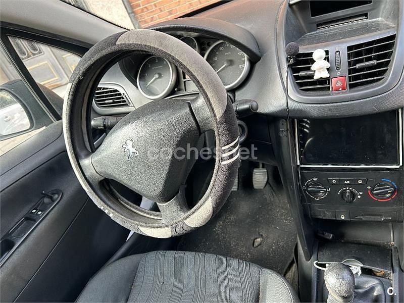 Usado Peugeot 207 70 CV (51 kW) 2007 Gris / plata Berlina