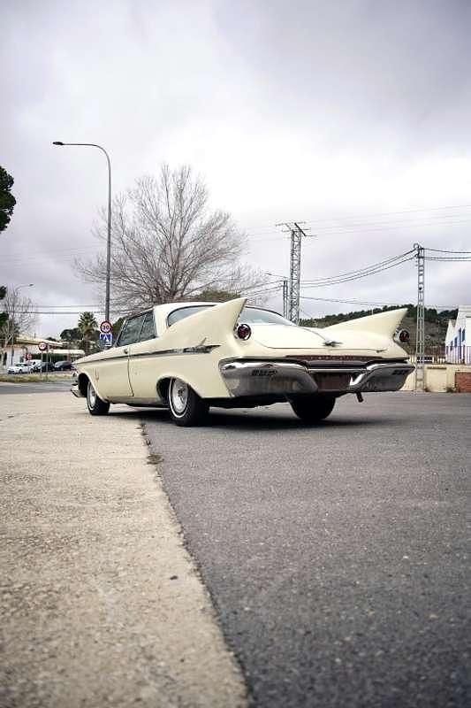 Usado Chrysler Imperial 354 CV (260 kW) 1961 Beige Coupe