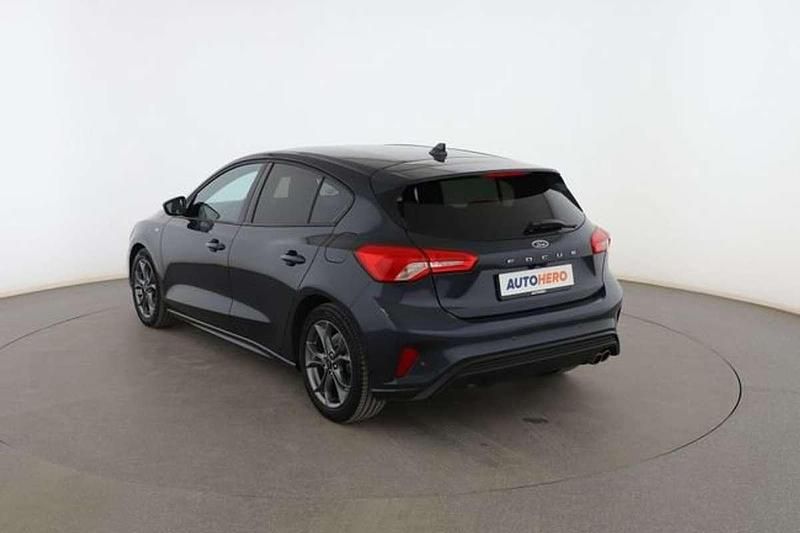 Usado Ford Focus ST-Line 126 CV (92 kW) 2020 Gris Berlina