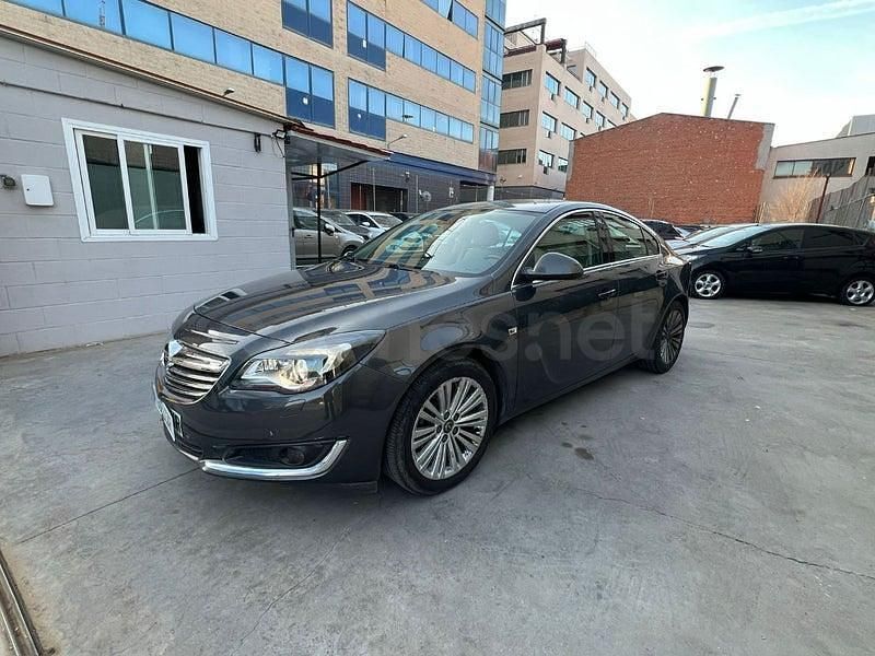 Usado Opel Insignia Excellence 140 HP (102 kW) 2014 Preto Carrinha