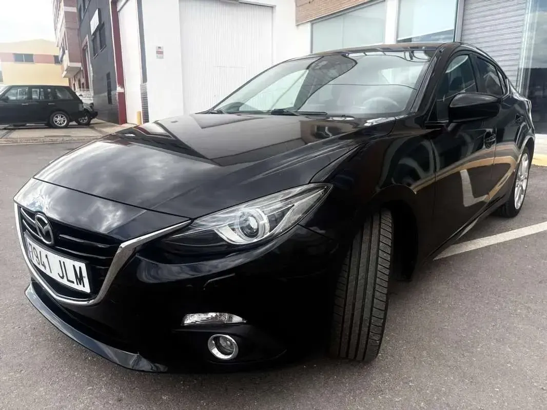 Usado Mazda 3 Luxury 150 CV (110 kW) 2016 Negro Utilitario