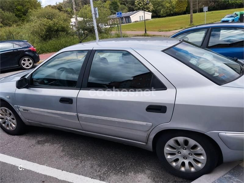 Gris / plata Usado 2001 Citroën Xantia Attraction Berlina | 1900 € - Imagen 1/4