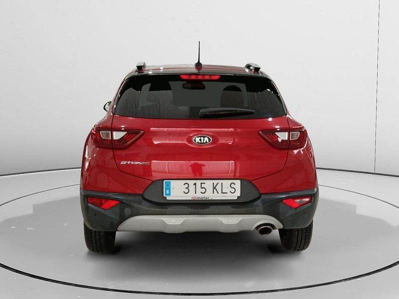 Usado Kia Stonic 84 CV (61 kW) 2018 Rojo SUV